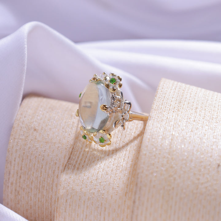 Close-up of Clear Quartz Ring – timeless design with clear gemstone