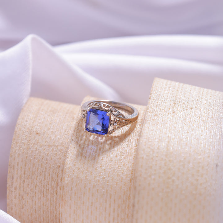 Blue Statement Ring – large blue gemstone in 925 silver