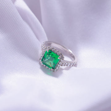 Green Asscher Ring – classic Asscher cut with green gemstone in 925 silver