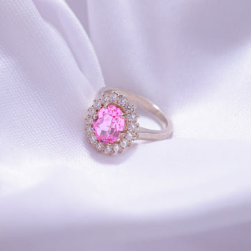 Close-up of Cubic Zirconia Pink Ring – radiant pink gemstone