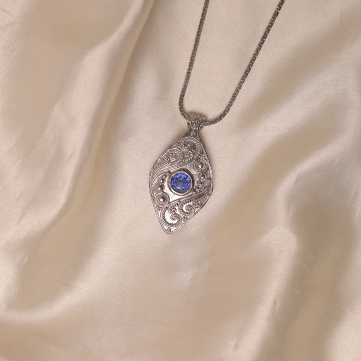 Victorian Pendant (Blue)