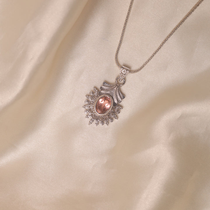 Vintage Victorian Pendant (Peach)